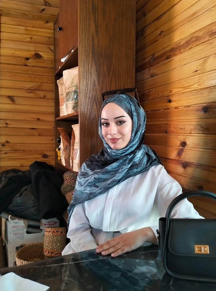 Geredelli Türbanlı Bayan Escort Bayan Alya