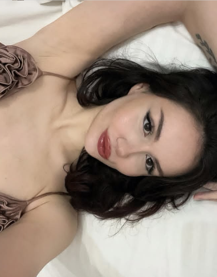 Köylü Akıllı Partner Escort Bayan Aleyna